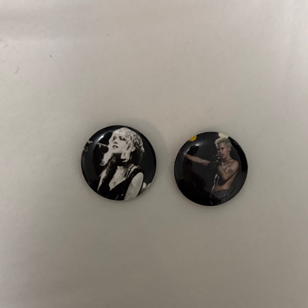Brandy Melville Chic Black and White Women Jewelry Brooches